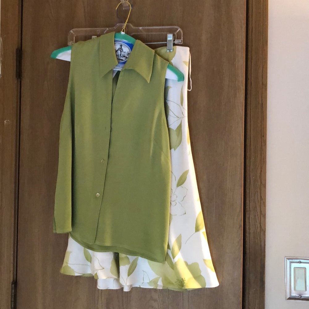 Skirt & Sleeves Blouse